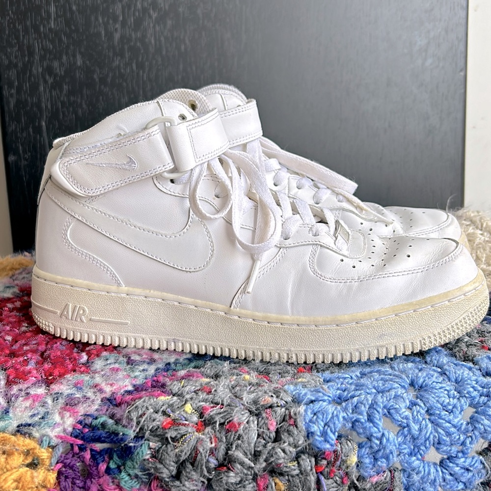 Mid AF1 All White